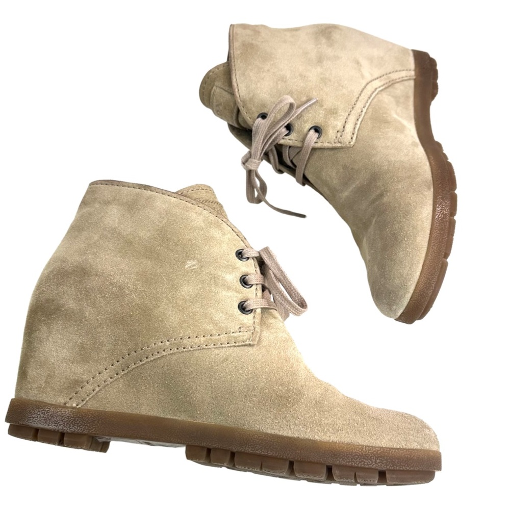 Prada women’s Tan Suede Rounded Toe Lace-Up Wedges Size: 38 - Picture 4 of 16